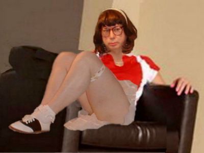 erin
Keywords: bobby socks saddle shoes poodle skirt