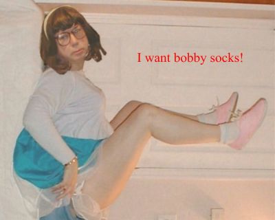 eva
Keywords: bobby socks saddle shoes poodle skirt