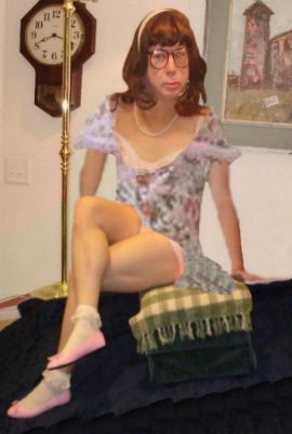 martha
Keywords: bobby socks saddle shoes poodle skirt ankle
